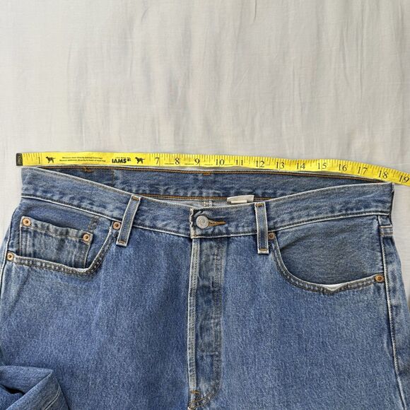 Levi's 501 Jeans Size 36 X 30 Straight Leg Medium Wash Button Fly Y2K 2000s - Picture 8 of 12
